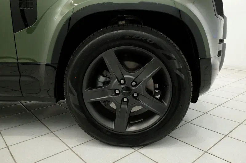 Land Rover Defender usata a Mantova (9)