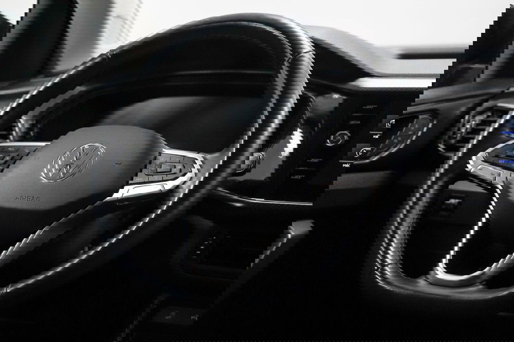 Volkswagen T-Cross usata a Varese (11)