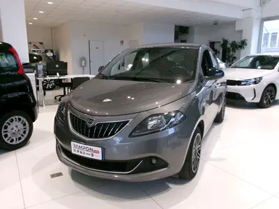 Lancia Ypsilon 1.0 FireFly 5 porte S&amp;S Hybrid Ecochic Gold del 2023 usata a San Dona' Di Piave