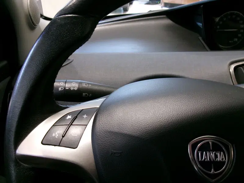 Lancia Ypsilon usata a Venezia (13)