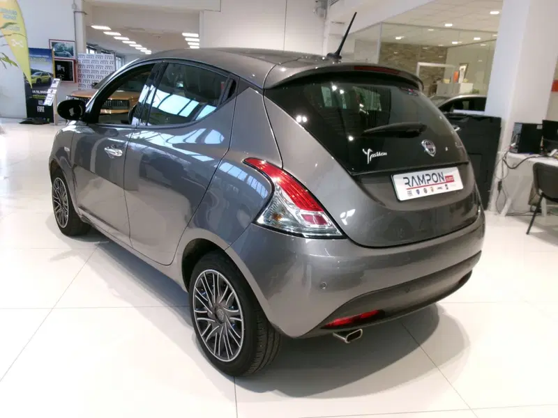 Lancia Ypsilon usata a Venezia (3)