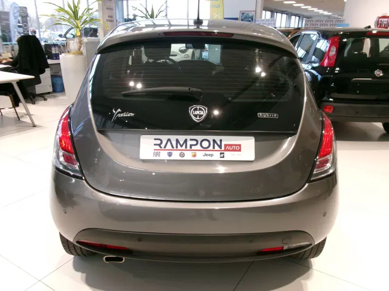 Lancia Ypsilon usata a Venezia (4)