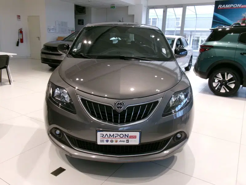 Lancia Ypsilon usata a Venezia (7)