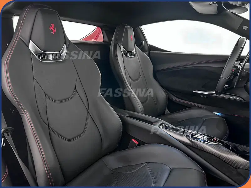 Ferrari 296 Coupé usata a Milano (13)