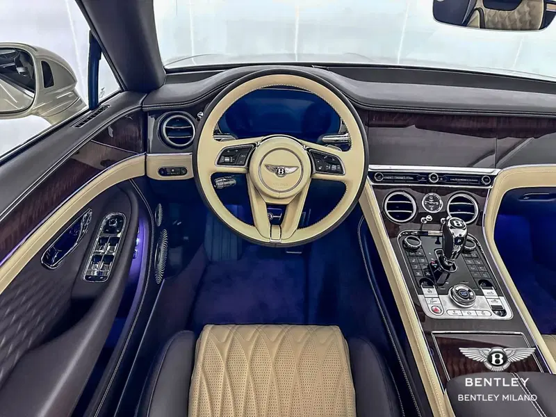Bentley Continental GTC nuova a Milano (11)