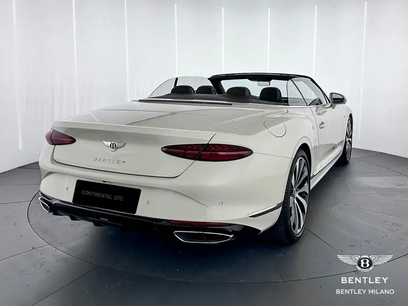 Bentley Continental GTC nuova a Milano (8)