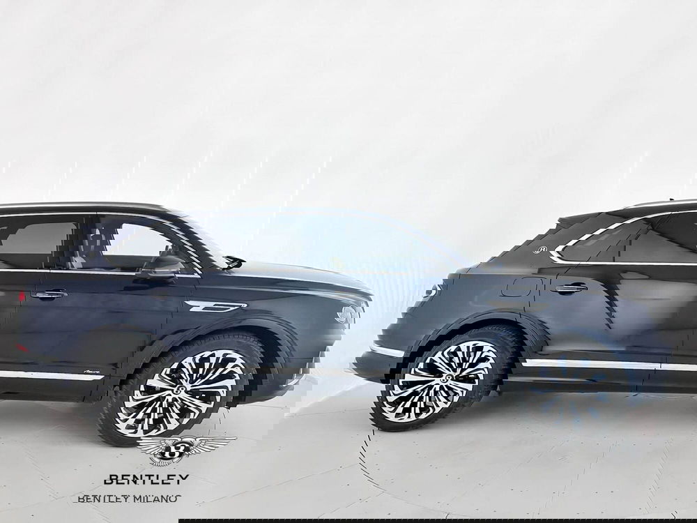 Bentley Bentayga nuova a Milano (3)