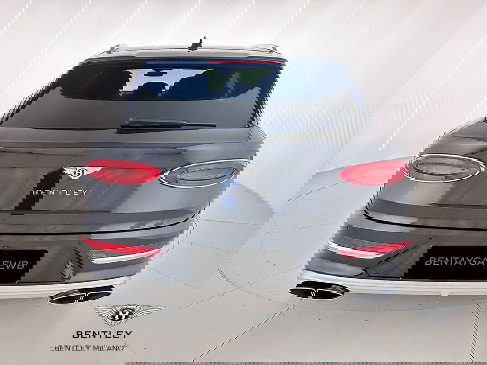 Bentley Bentayga nuova a Milano (5)