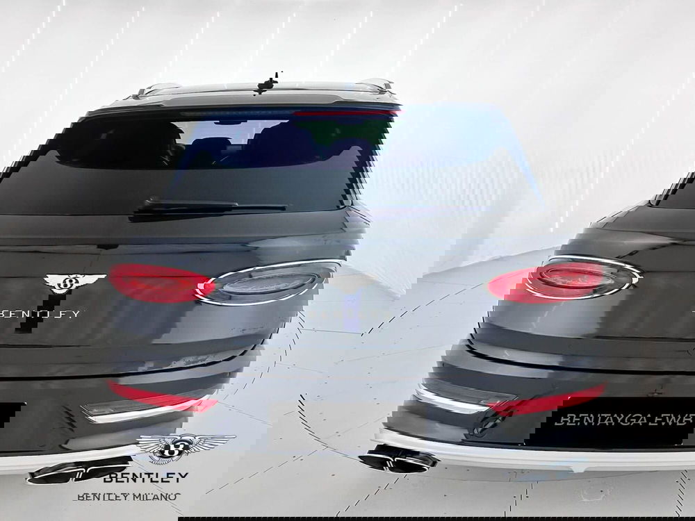 Bentley Bentayga nuova a Milano (7)