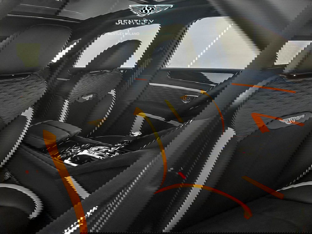 Bentley Bentayga nuova a Milano (16)