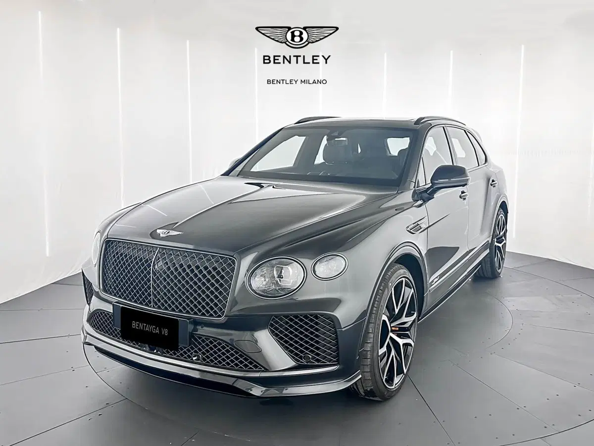 Bentley Bentayga nuova a Milano (3)