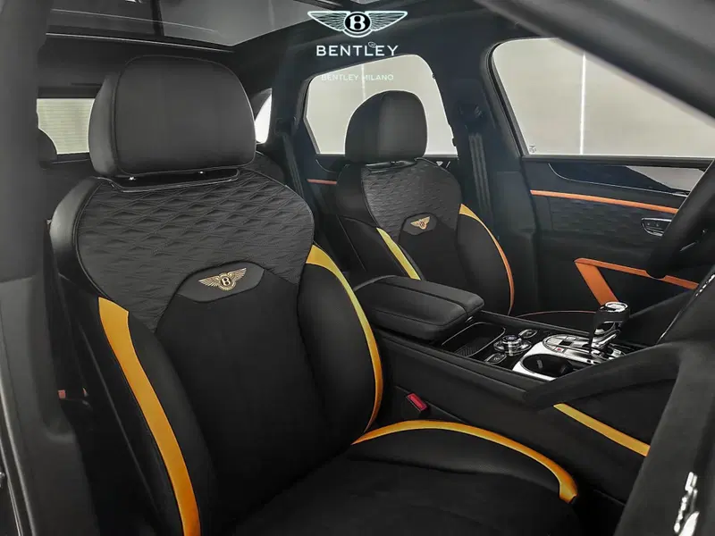 Bentley Bentayga nuova a Milano (16)