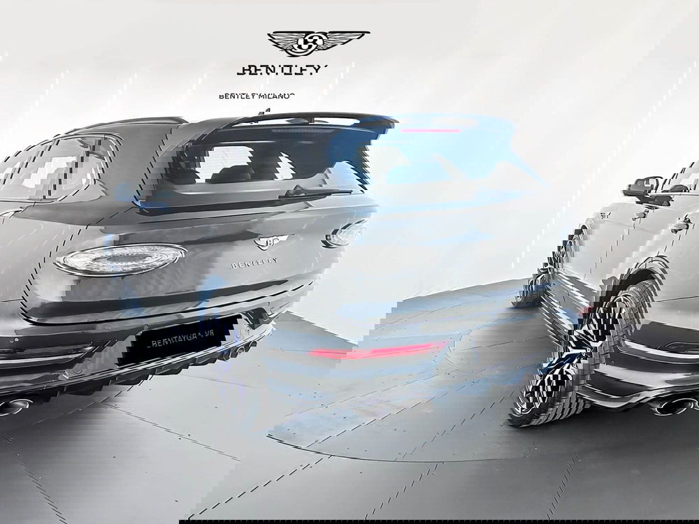 Bentley Bentayga nuova a Milano (5)