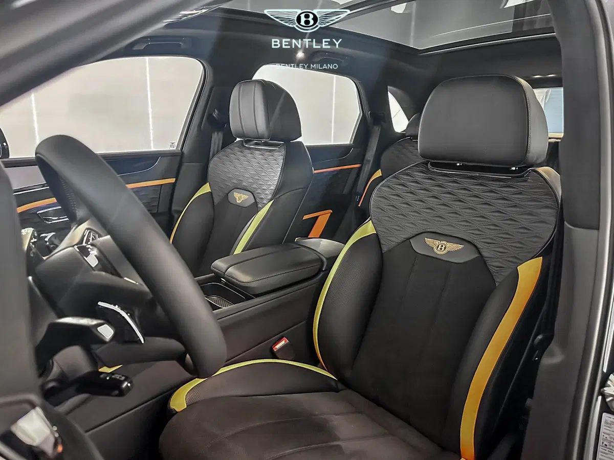 Bentley Bentayga nuova a Milano (9)
