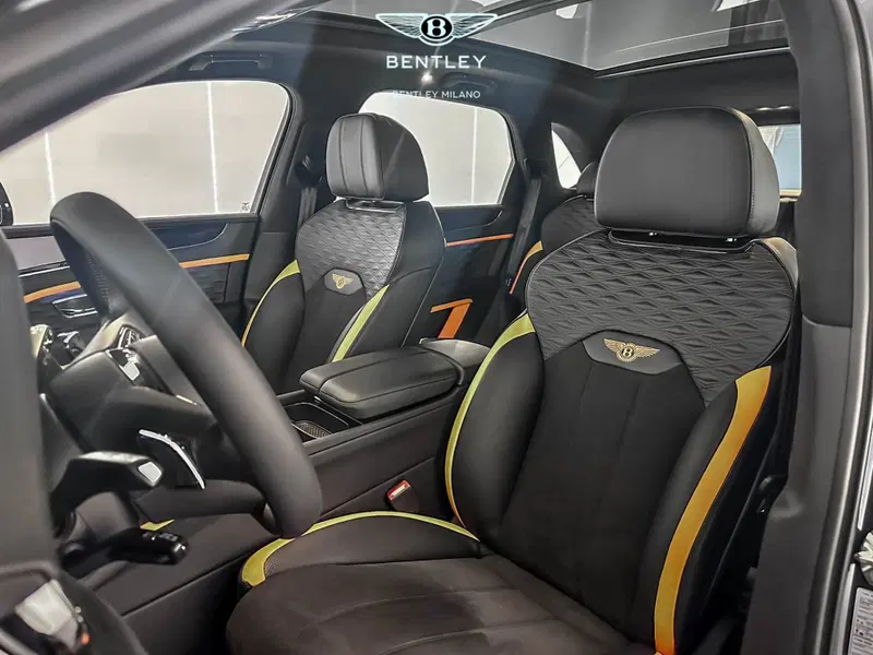 Bentley Bentayga nuova a Milano (9)