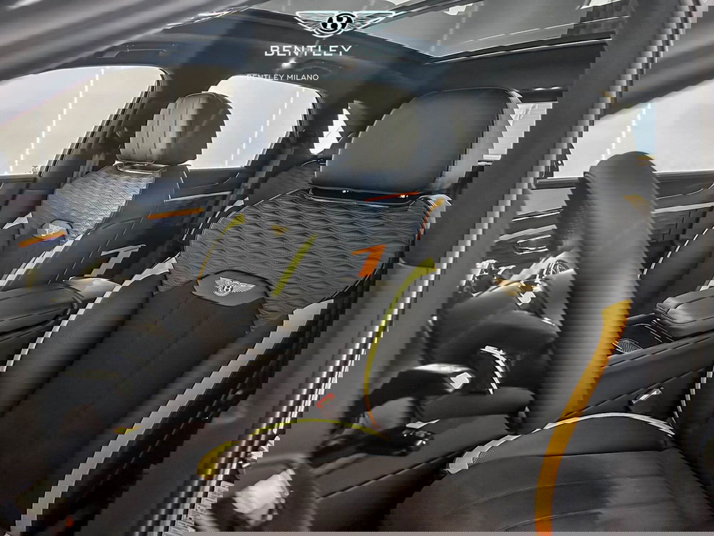 Bentley Bentayga nuova a Milano (9)