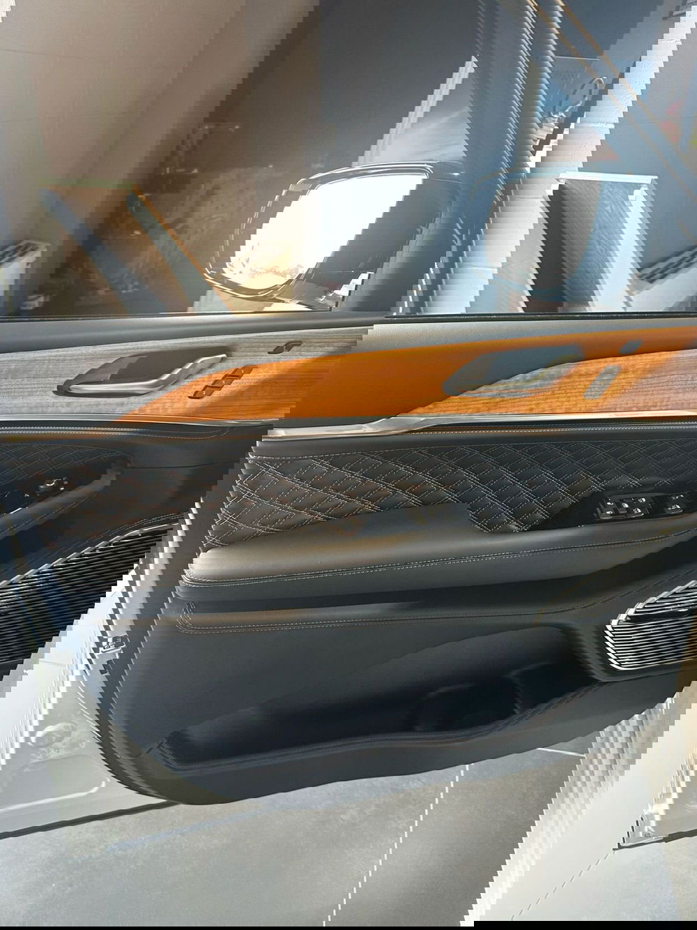 Jeep Grand Cherokee nuova a Lucca (8)