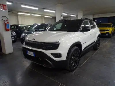 Jeep Avenger 1.2 turbo e-hybrid mhev Overland 4xe 145cv edct6 nuova a Lucca
