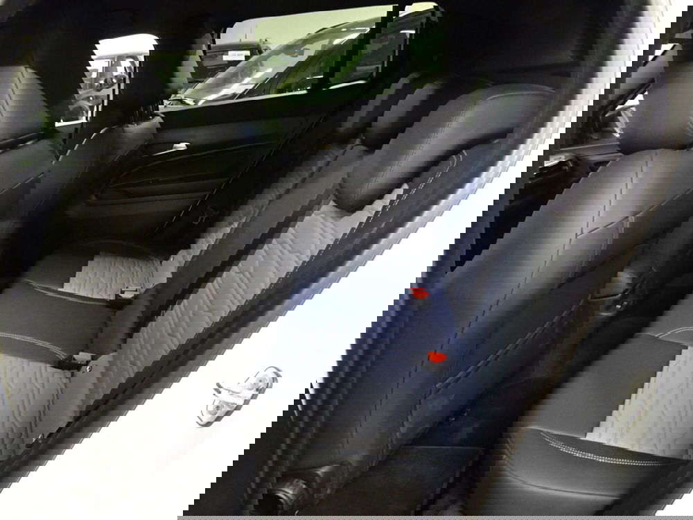 Jeep Avenger nuova a Lucca (13)