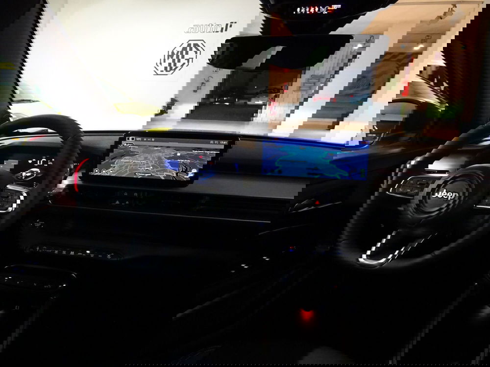 Jeep Avenger nuova a Lucca (15)