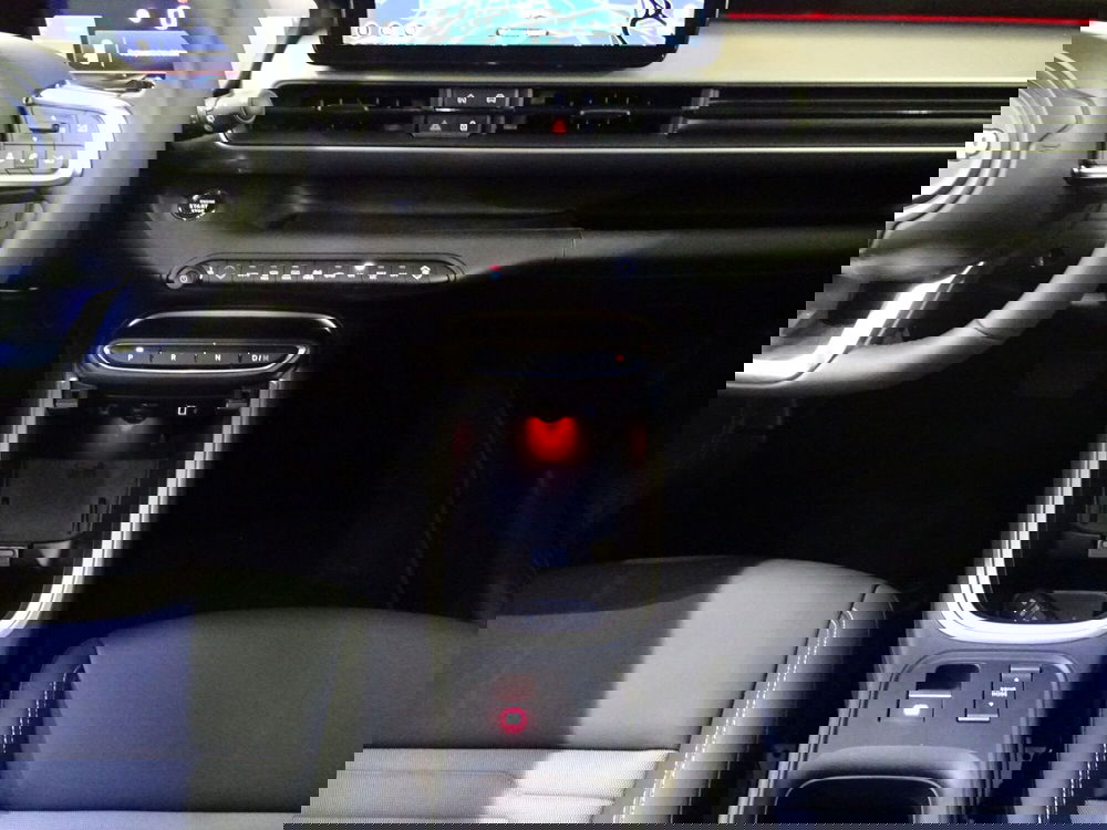 Jeep Avenger nuova a Lucca (17)