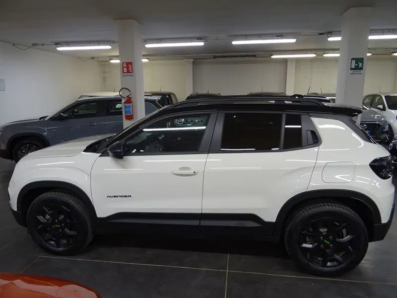 Jeep Avenger nuova a Lucca (2)