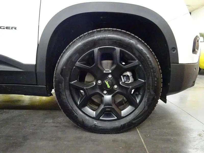 Jeep Avenger nuova a Lucca (7)