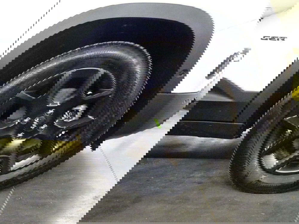 Jeep Avenger nuova a Lucca (7)