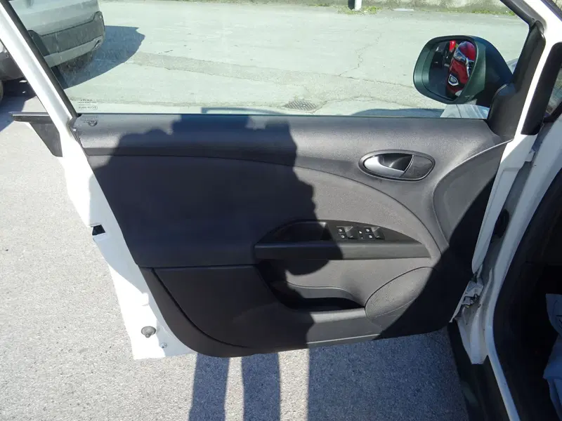 SEAT Altea XL usata a Lucca (8)