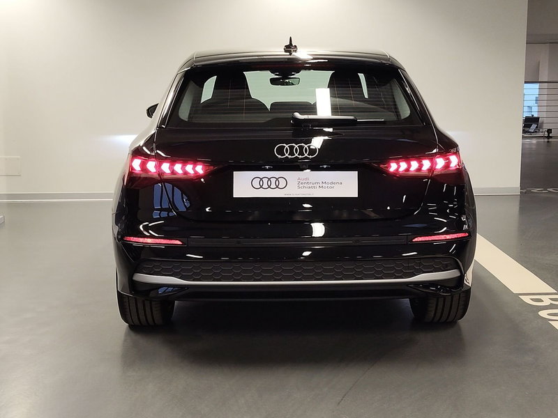 Audi A3 Sportback nuova a Modena (5)