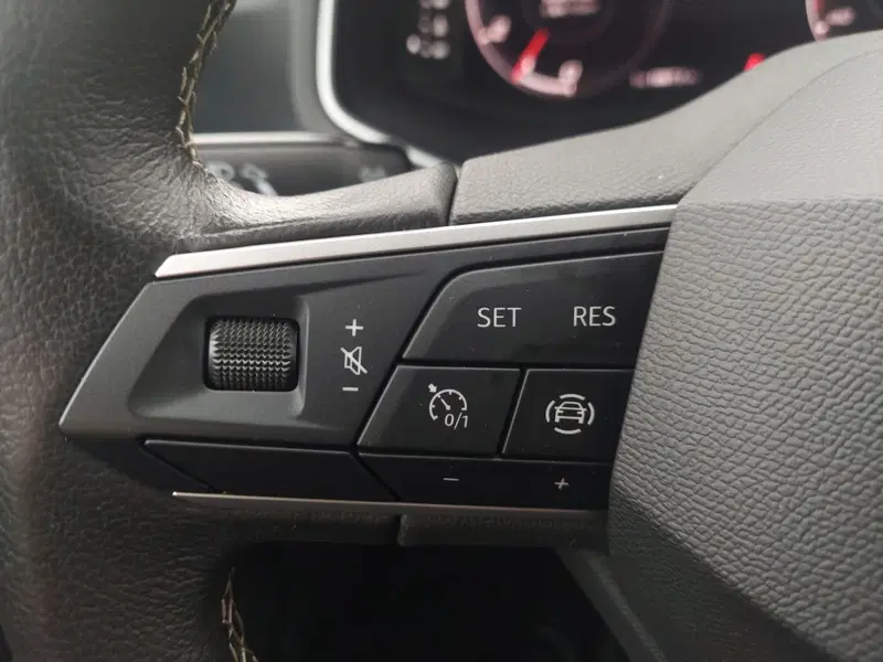 SEAT Arona usata a Bari (13)