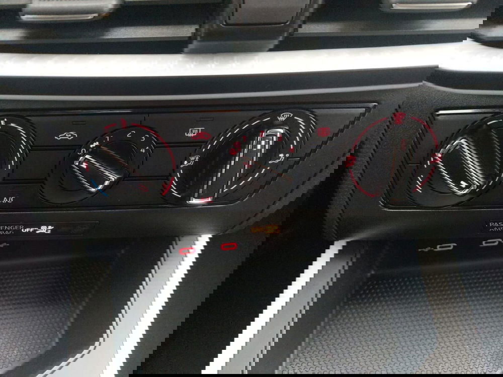 SEAT Arona usata a Bari (9)