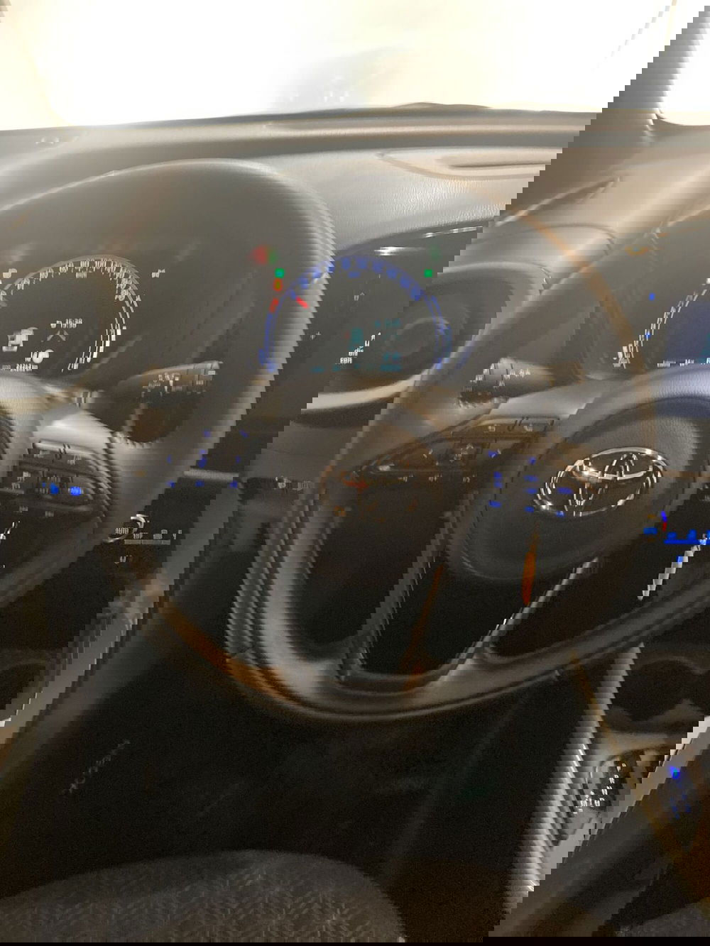 Toyota Aygo X usata a Barletta-Andria-Trani (10)