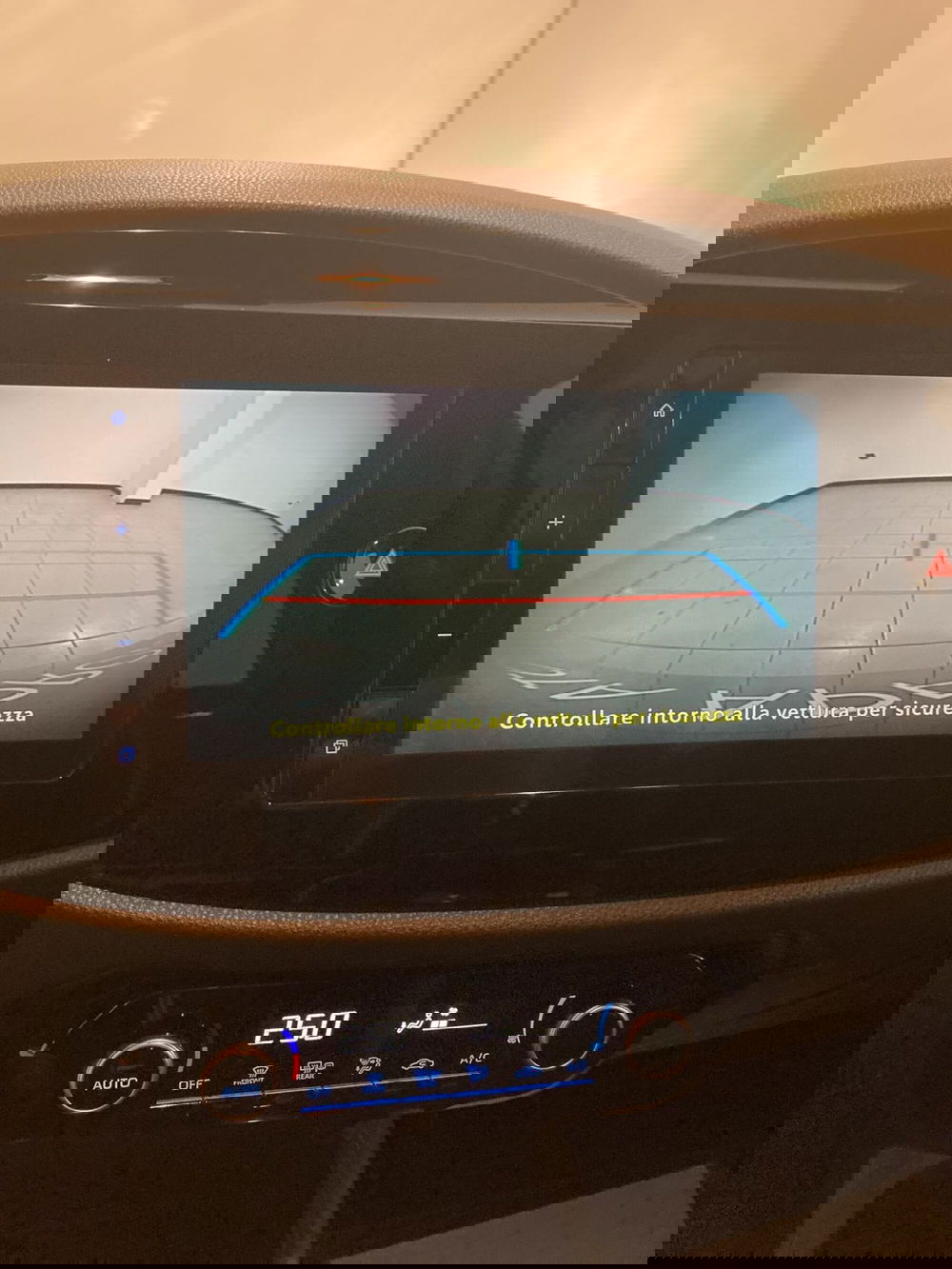 Toyota Aygo X usata a Barletta-Andria-Trani (12)