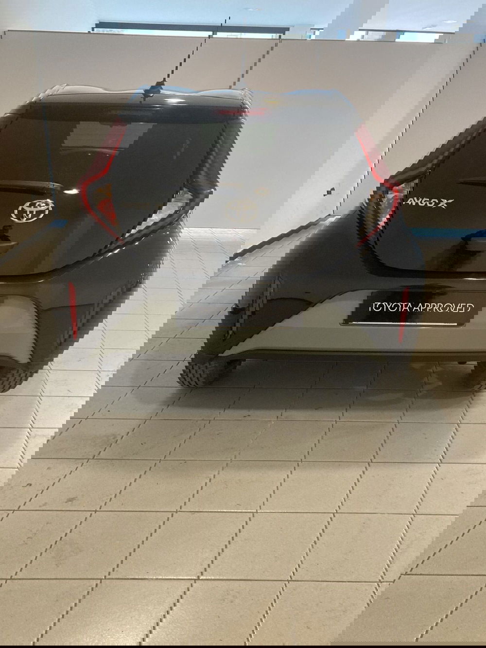 Toyota Aygo X usata a Barletta-Andria-Trani (5)