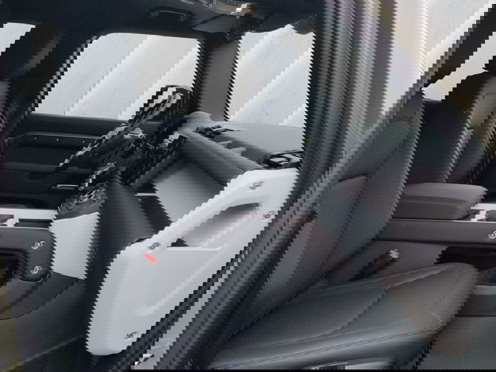 Land Rover Defender usata a Lecco (3)