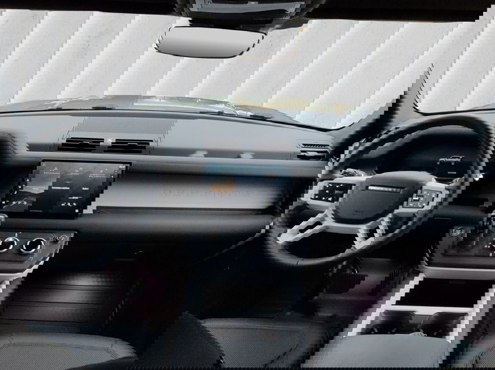 Land Rover Defender usata a Lecco (4)