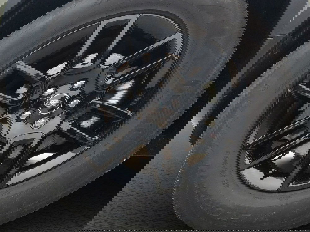 Land Rover Defender usata a Lecco (9)