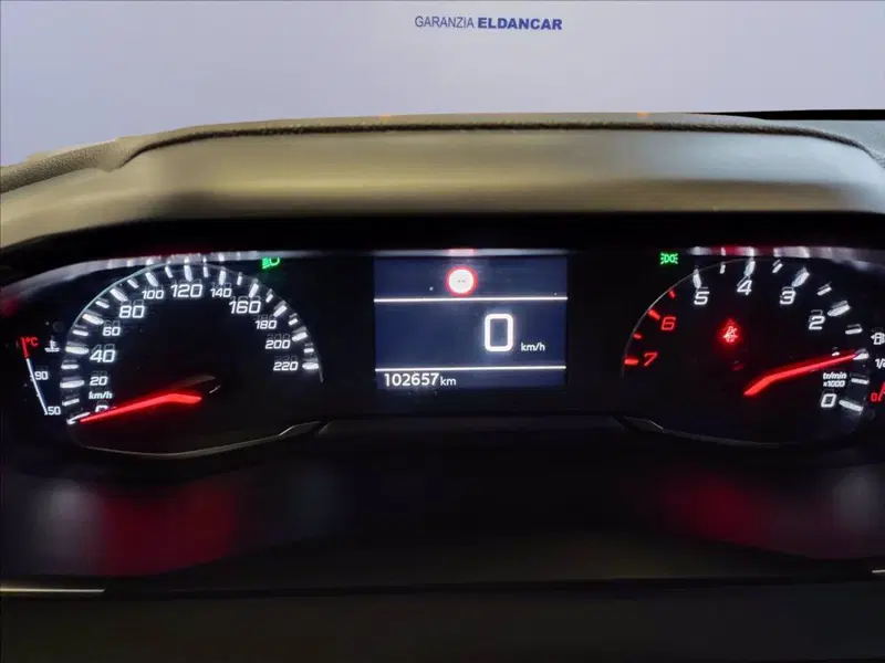 Peugeot 208 usata a Milano (9)