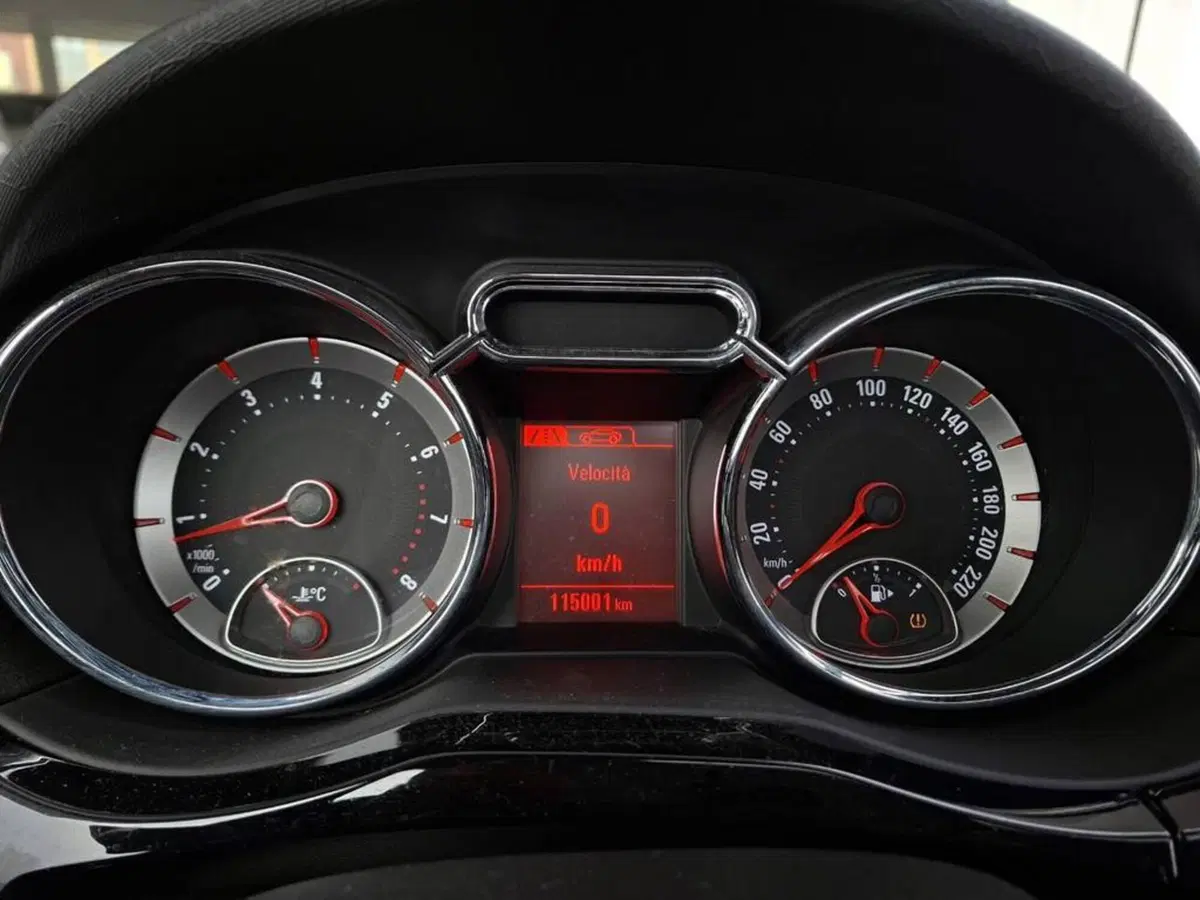 Opel Adam usata a Torino (7)