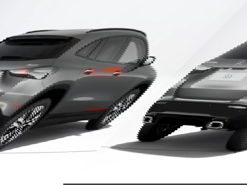 Mercedes-Benz GLA SUV nuova a Verona (2)