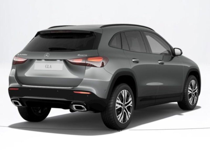 Mercedes-Benz GLA SUV nuova a Verona (2)
