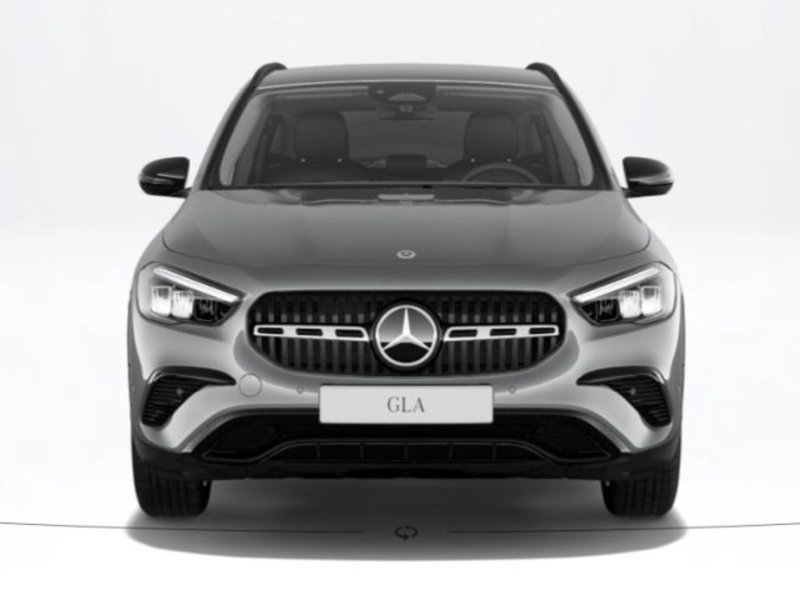 Mercedes-Benz GLA SUV nuova a Verona (3)