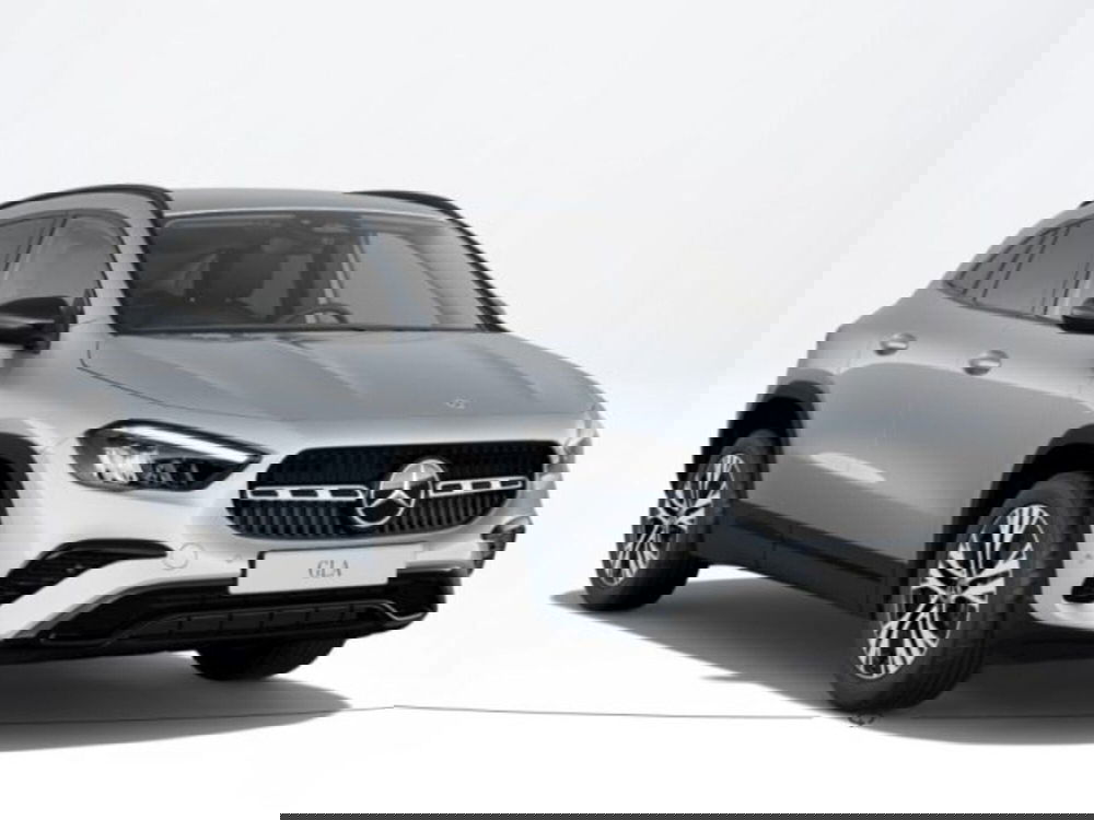 Mercedes-Benz GLA SUV nuova a Verona