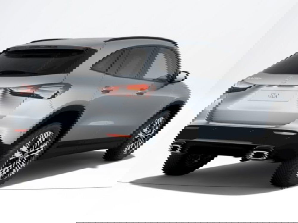 Mercedes-Benz GLA SUV nuova a Verona (2)