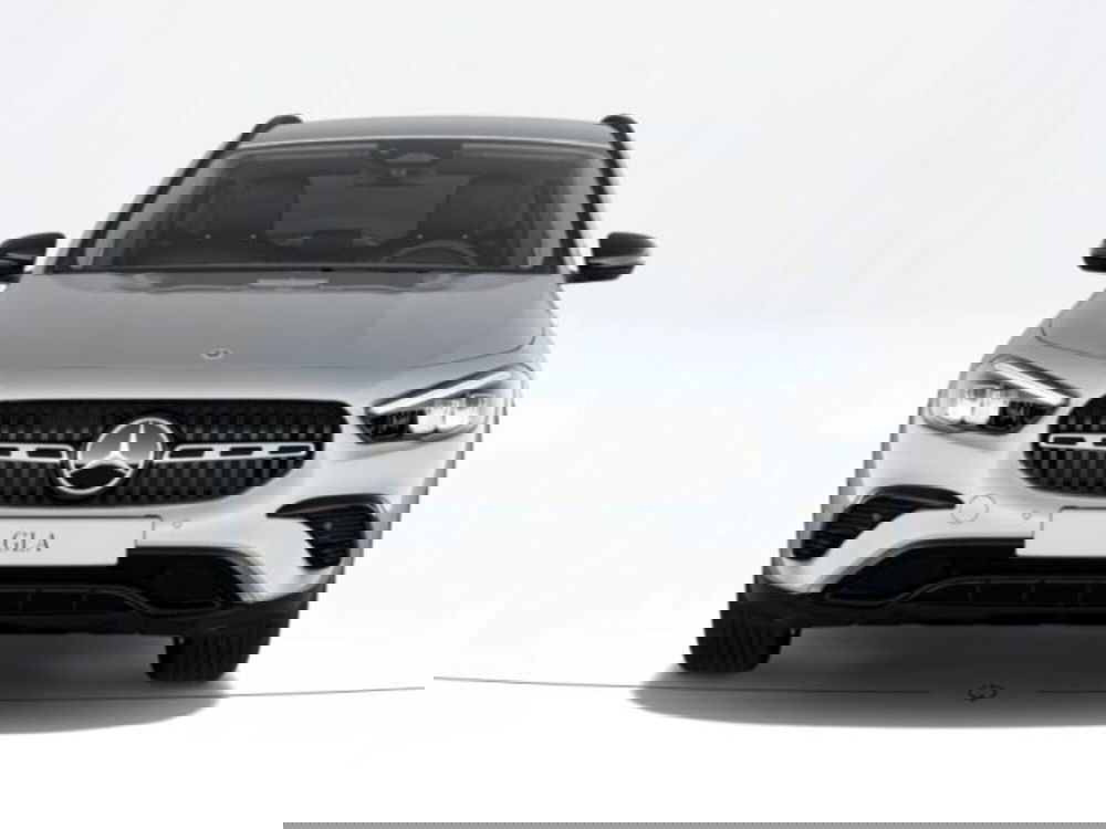 Mercedes-Benz GLA SUV nuova a Verona (3)