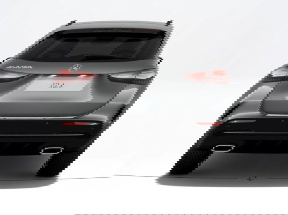 Mercedes-Benz GLA SUV nuova a Verona (4)