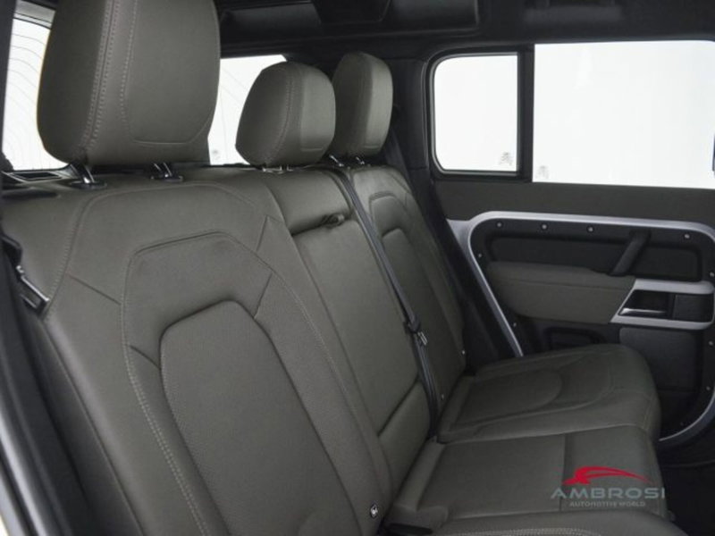 Land Rover Defender usata a Perugia (11)