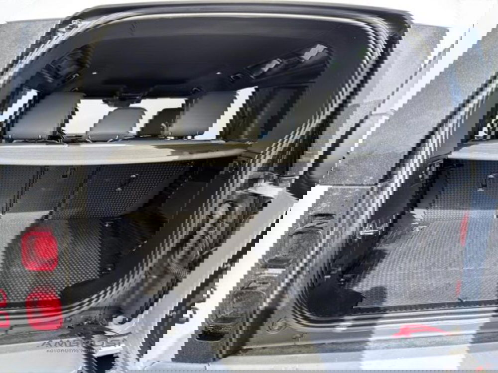 Land Rover Defender usata a Perugia (9)