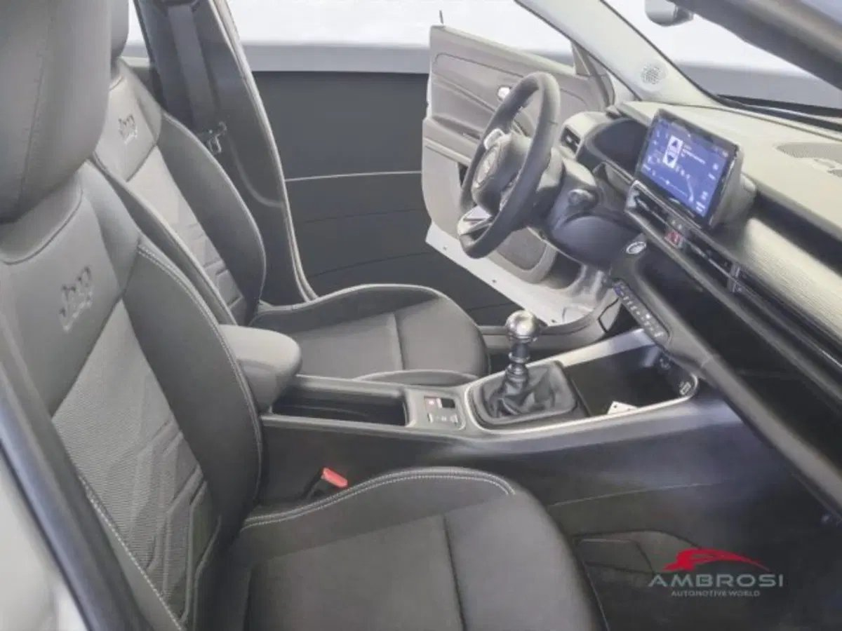 Jeep Avenger nuova a Perugia (12)
